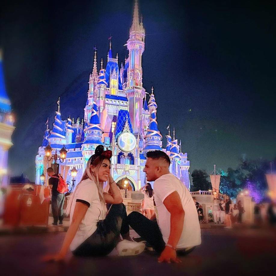 Cabe resaltar que no es el primer exjugador de Pumas que apoya a su pareja con su cuenta de contenido explicito, ya que Alfredo Pollo Zaldívar, dio a conocer que su esposa, Mariana Clemente, iba a abrir su cuenta de Onlyfans.