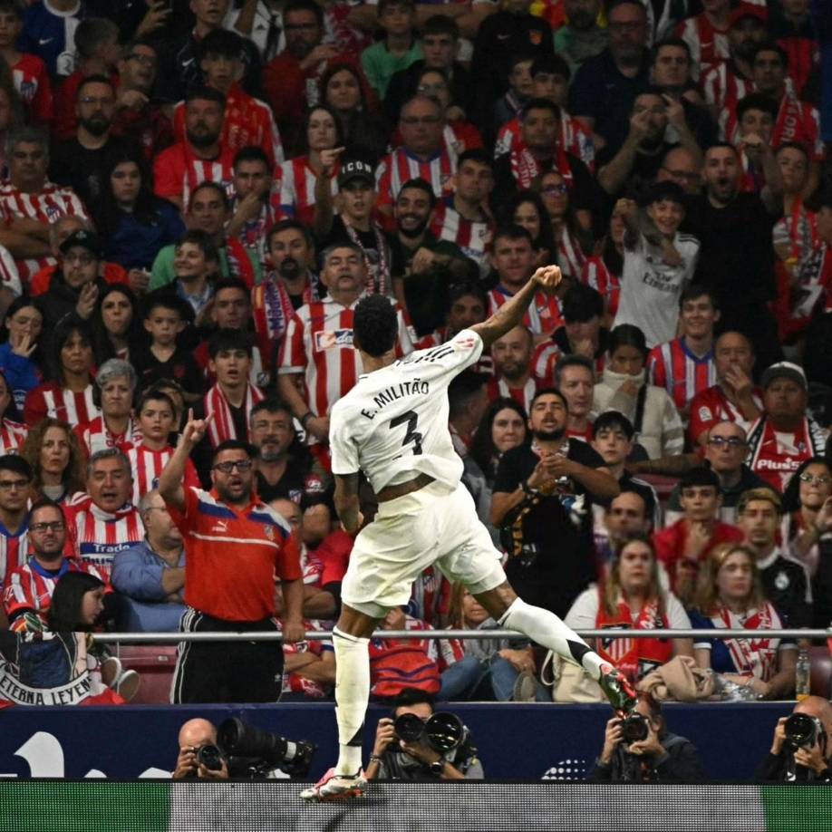 Éder Militao festejó delante de los aficionados del Atlético de Madrid. 