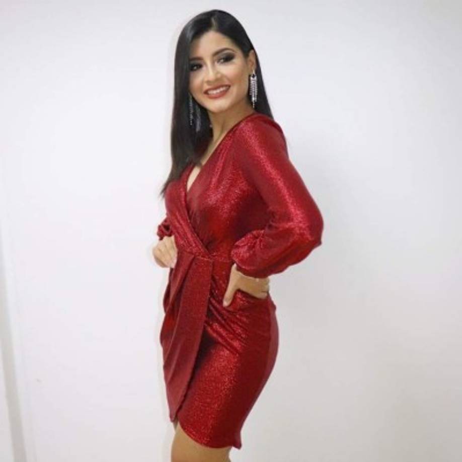 Katheryn fue seleccionada para interpretar el himno a la alborada 2020 que marca el aniversario de la Virgen de Suyapa, para esto la estrella decidió dar un nuevo estilo a su cabellera morena.<br/>