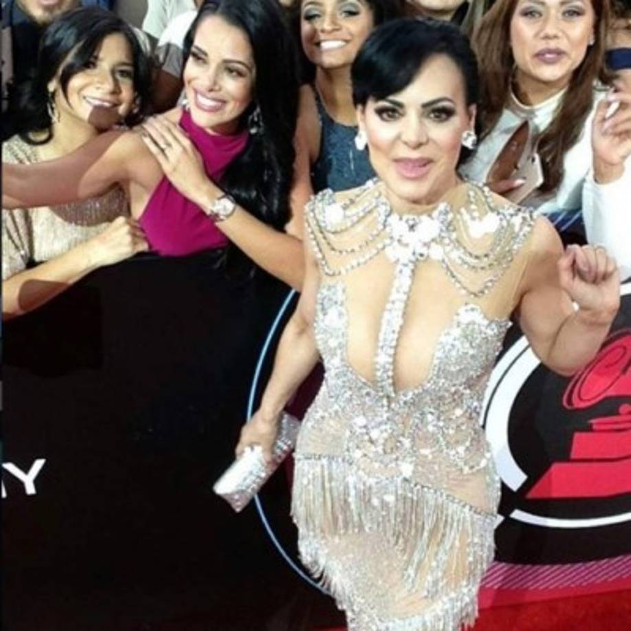 Maribel también compartió con sus fans, quienes la halagaron por su sensualidad.