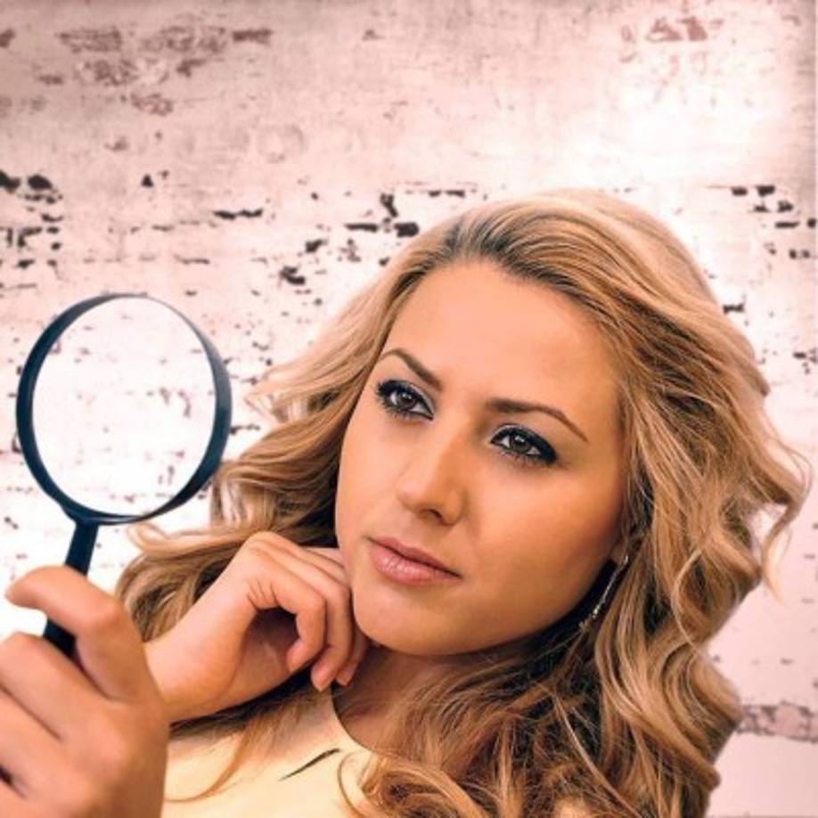 <br/>El ministro del Interior búlgaro, Mladen Mladenov, describió el asesinato como 'excepcionalmente brutal' y dijo que Marinova fue violada antes de ser asesinada.