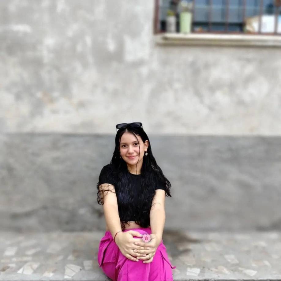 ”Era una alumna muy destacada, participativa que estuvo en el centro desde el primer grado”, dijo uno de los profesores.