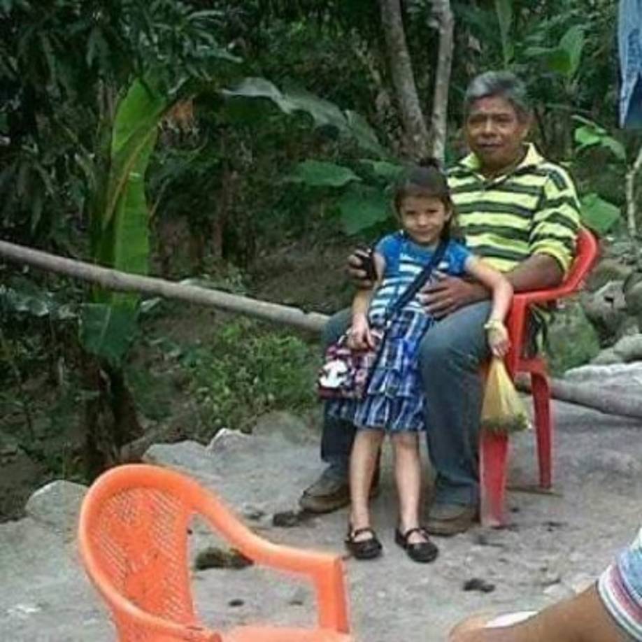 También dedicó palabras a su padre: 'Para el mejor padre. Lo amo'.