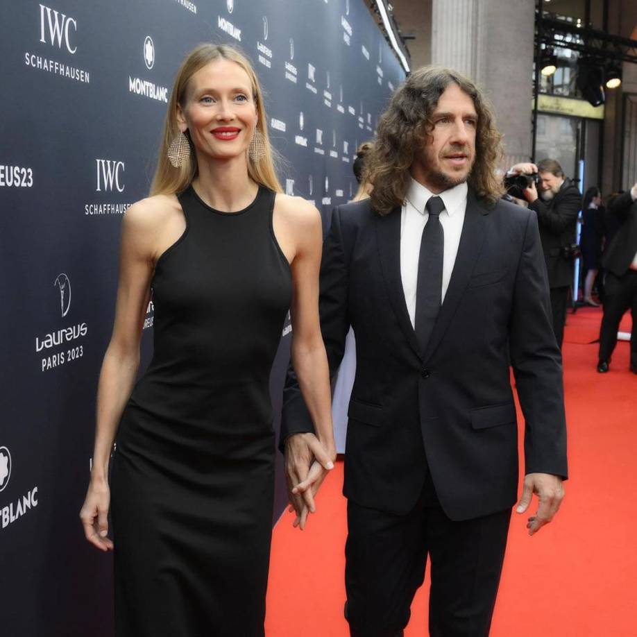 La pareja se conoció en 2012 y desde entonces fueron inseparables. Una cita a ciegas les unió. Comparten una vida juntos al lado de sus dos hijas.