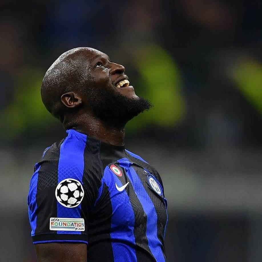 Según Fabrizio Romano, Romelu Lukaku debe regresar al entrenamiento con Chelsea el 17 de julio.El Inter volverá con una nueva oferta muy pronto.