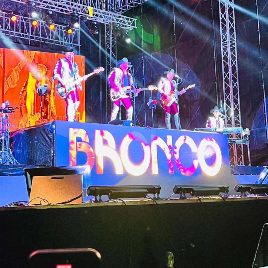 La banda de música regional mexicana Bronco brindó un concierto el jueves por la noche en Juticalpa, Olancho.