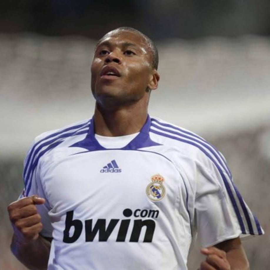 Julio Baptista 'La Bestia': Goleador del Sevilla y del Málaga. Su apariencia física le puso el apodo por el que es conocido en el mundo del fútbol. Ganó la Copa América de 2007 con Brasil.
