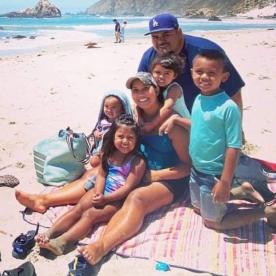 Daniel, un maestro de matemáticas de 39 años de edad, sufrió complicaciones tras contagiarse de covid por lo que debió ser hospitalizado por dos semanas hasta que falleció por el letal virus.