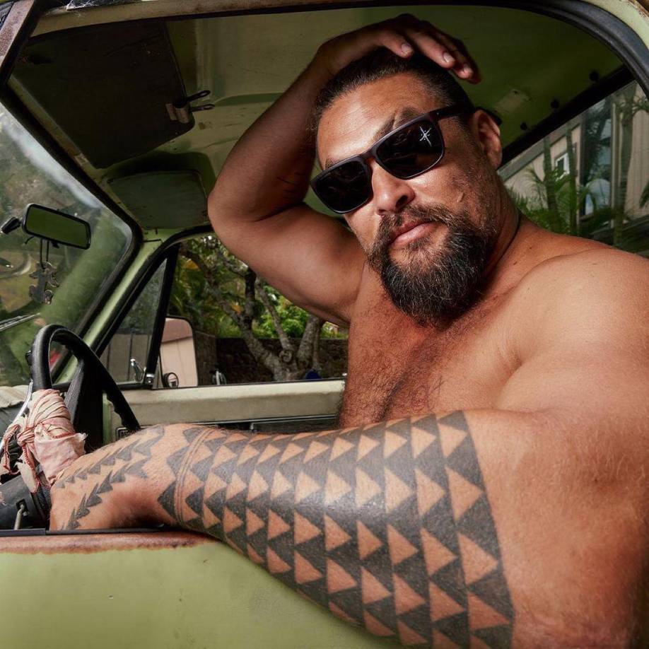 9. Fue el salvavidas más joven en la historia de la Costa del Golfo, Momoa estaba en la mitad de su adolescencia cuando se convirtió en salvavidas, por lo que es algo para tener en cuenta y quedar impresionado, ya que los salvavidas, en toda regla que realmente ayudan y salvan a las personas, generalmente tienen 20 años 