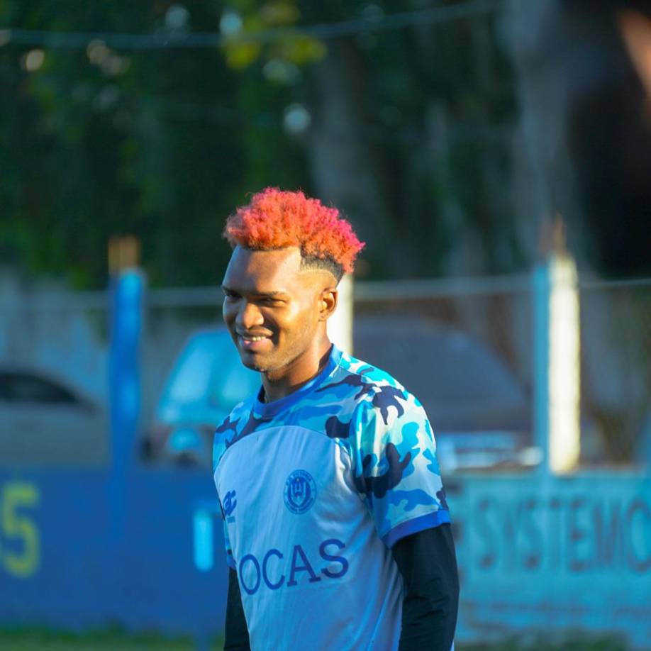 Un volante para el Victoria. Denilson ‘Pali’ Castillo vuelve a la Liga Nacional para defender los colores de la Jaiba Brava. Viene de jugar en Segunda con el Independiente. Antes vistió las camisetas de Motagua y Real España.