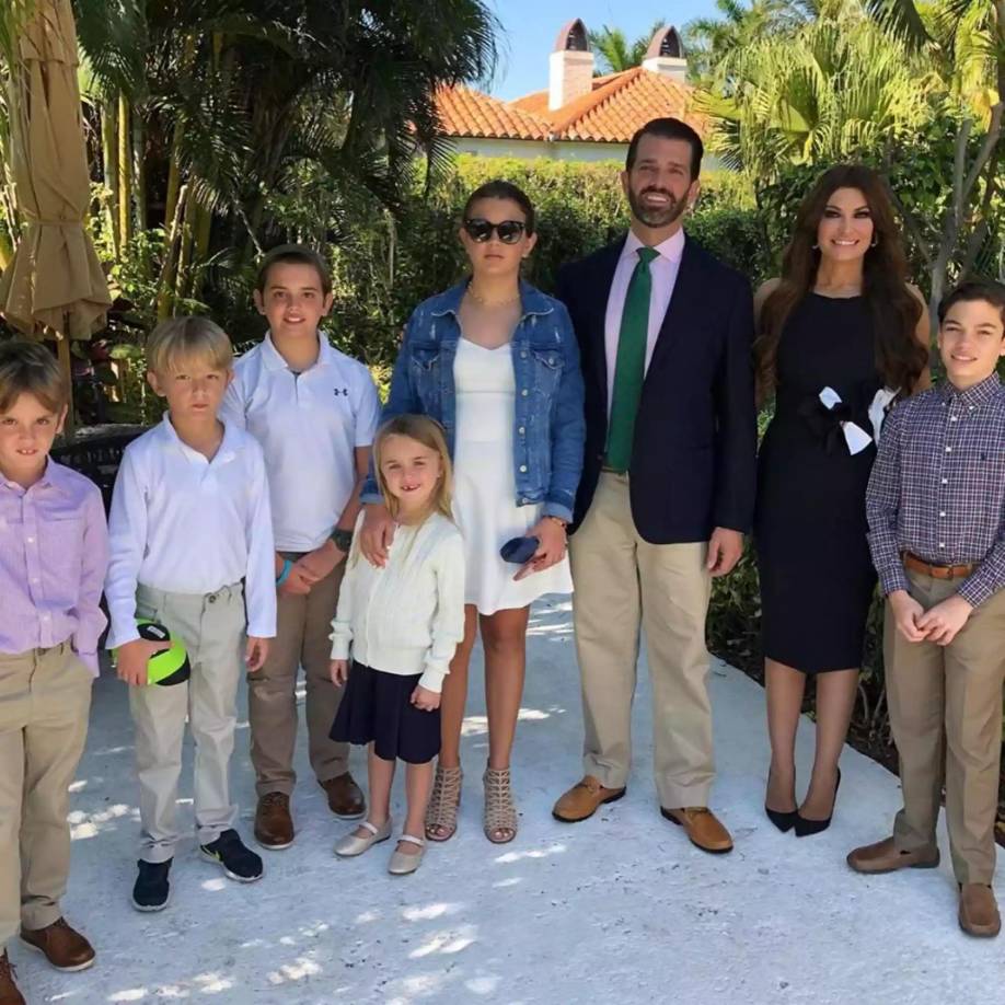 Tiene cinco hijos de su matrimonio con Vanessa Trump, de quien se separó hace cuatro años.