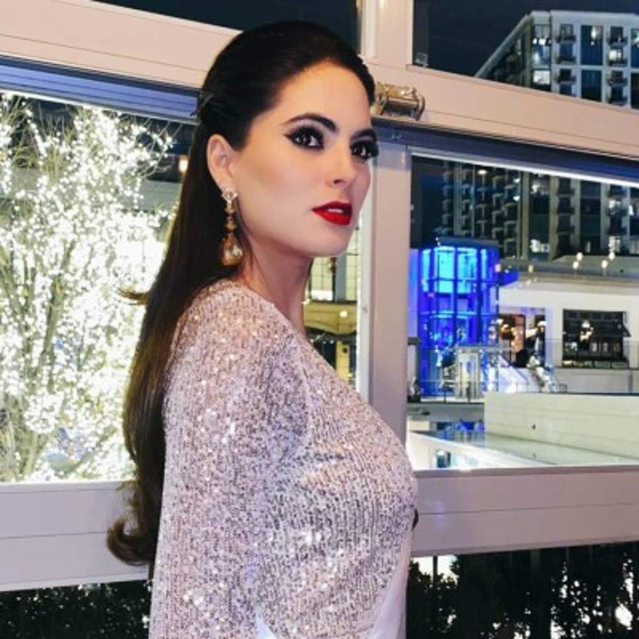 'No venimos al mundo a ser adorno, perfectas, ni a encajar en un estereotipo. Miss Universo busca mujeres auténticas y que tengan una misión de vida y un compromiso social', enfatizó la reina de belleza.
