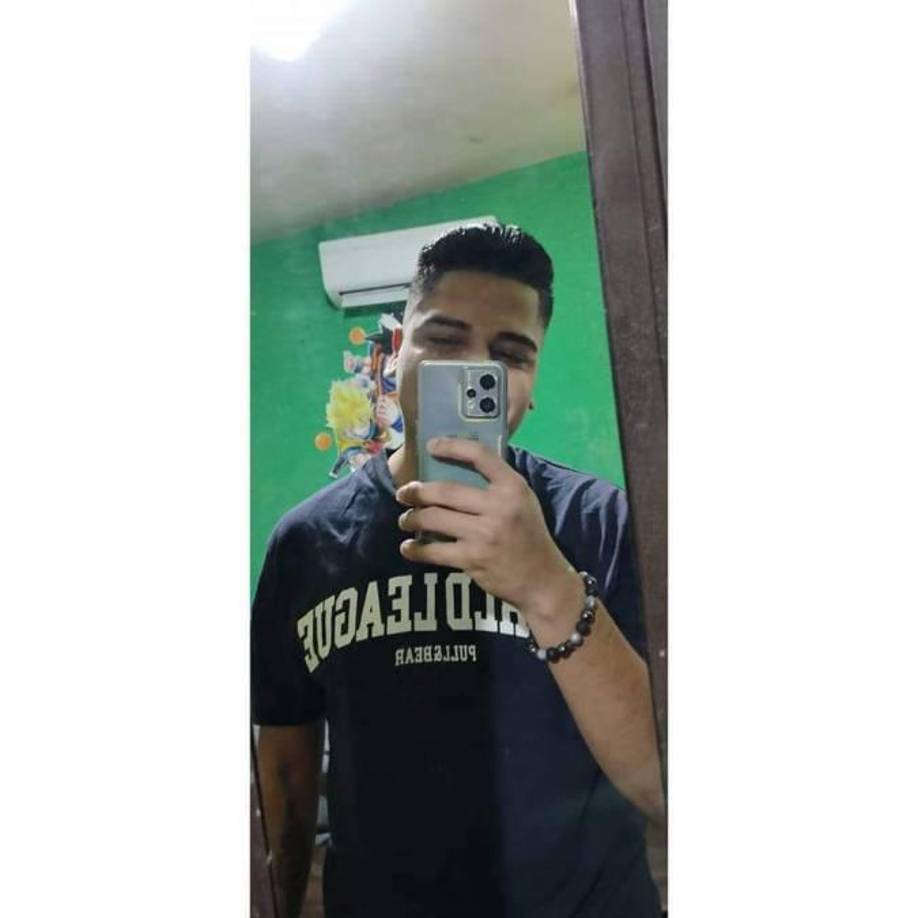 “Me duele tanto en corazón que ya no estés con nosotros. Me quedo con todos los recuerdos y anécdotas que pasamos juntos. Tanta maldad en este mundo, hoy te arrebataron la una vida llena de metas y sueños, la oportunidad de poder conocer a tu primer y único hijo”, escribió uno de ellos.