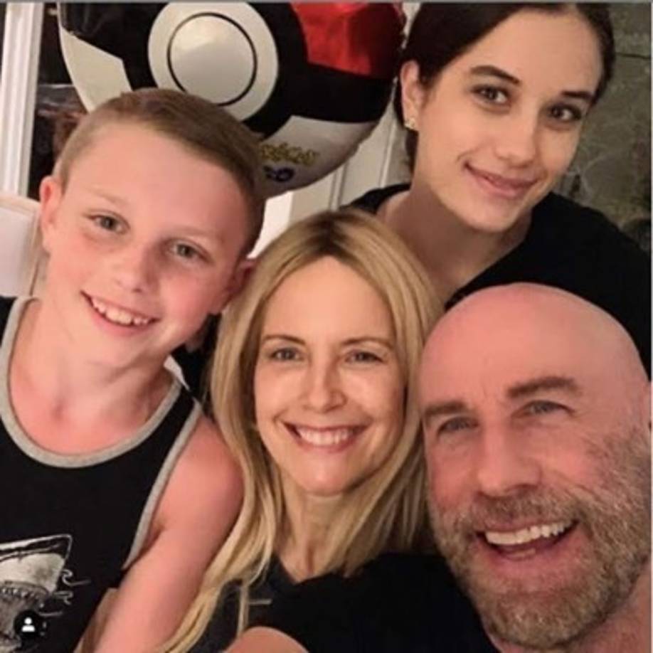 Travolta informó la muerte de Kelly el 12 de julio. La pareja estuvo casada por casi 29 años. Tras escribir en sus redes una emotiva despedida para su esposa, el actor dijo que se tomará un tiempo para estar con sus hijos (Ella y Benjamin) y sobrellevar el mal momento. <br/><a href='https://www.laprensa.hn/fotogalerias/farandula/1393575-411/kelly-preston-john-travolta-esta-fue-su-historia-de-amor-muerte-actriz-cancer-mama' style='color:red;text-decoration:underline' target='_blank'>MIRA: Kelly Preston y John Travolta: esta fue su historia de amor de 29 años</a>
