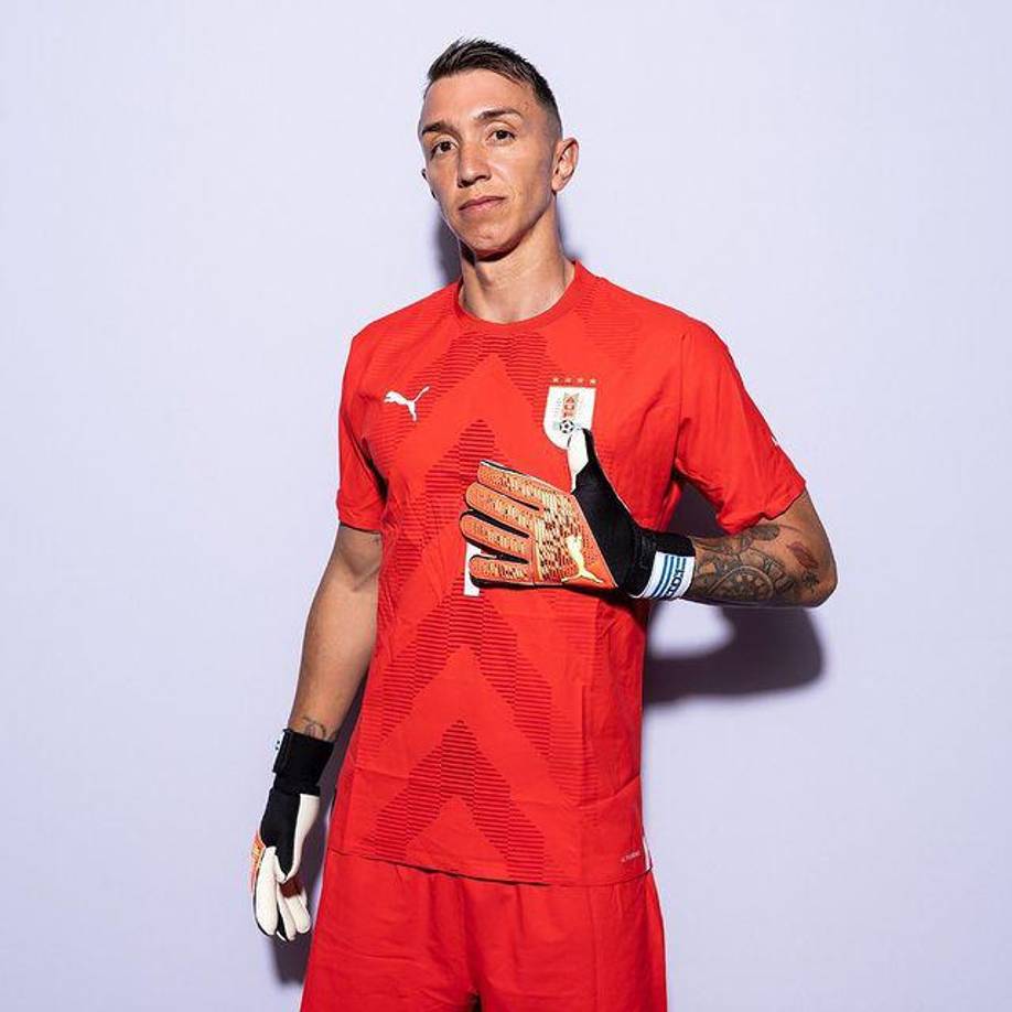 “Posteriormente, la gerente de sucursal Seçil Erzan nuevamente llamó muchas veces para evaluar mi dinero”, continúa.