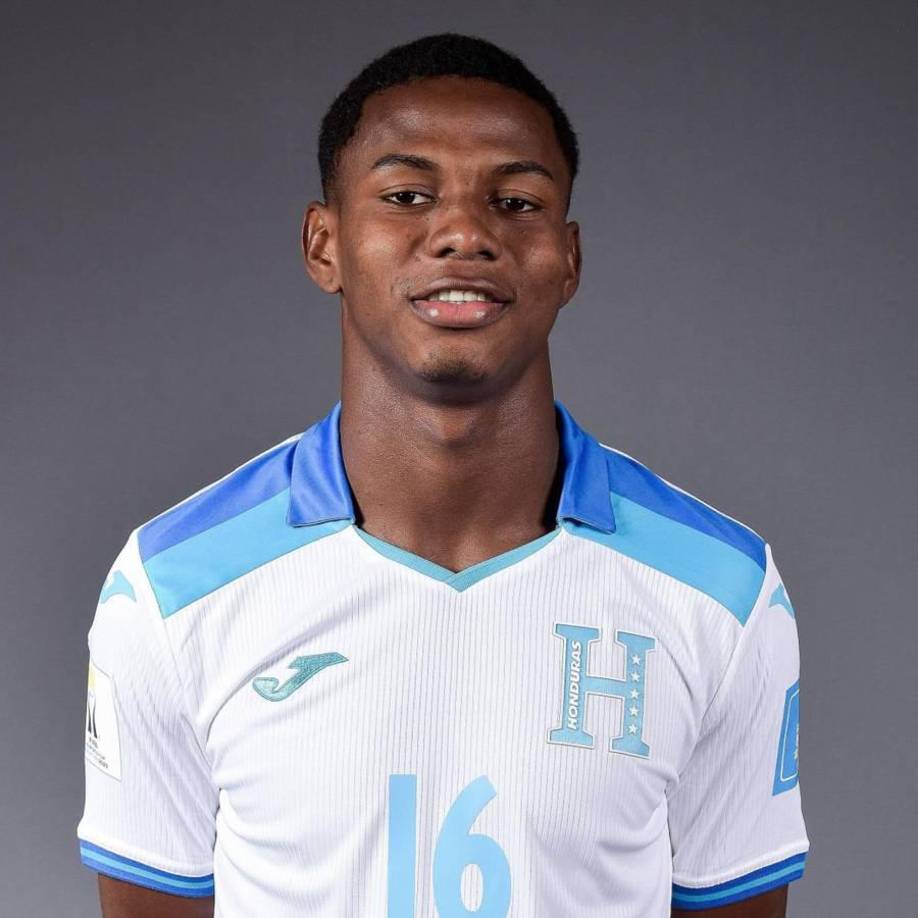 Defensa: 16. José Julian Martínez Crisanto (19) - Olimpia - 177 cm