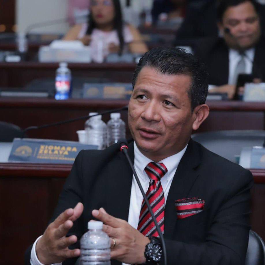 Mientras que Francisco Morazán “le habla” a Rasel Tomé debido a su “apariencia similar”, en su caso, Lempira se comunica directamente con él.