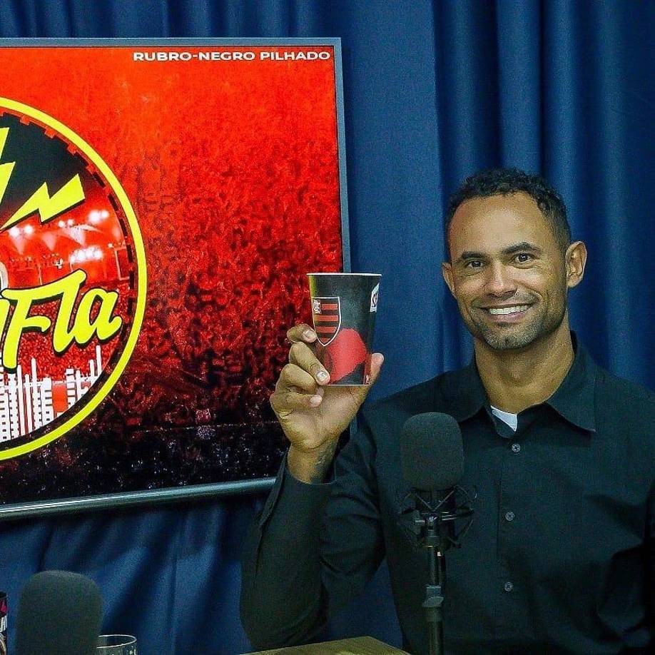 Y fue así, ya que en julio del 2010, la policía detuvo a un joven de 17 años (primo del arquero brasileño), quien relató el dantesco crimen en cuatro páginas.