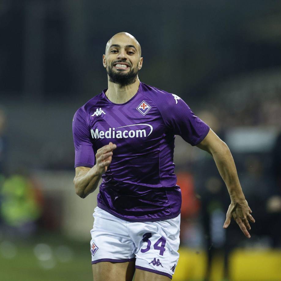 Sofyan Amrabat - El Manchester United va detrás de uno de los objetivos que tenía el Barça para suplir a Sergio Busquets. Se trata del mediocentro marroquí de la Fiorentina que tuvo un papel destacado con Marruecos en el pasado Mundial. Según ha trascendido, los ‘diablos rojos’ podrían llegar a ofrecer una cantidad cercana a los 35-40 millones de euros por él, una cifra que la cúpula de la Fiore aceptaría de buena forma.