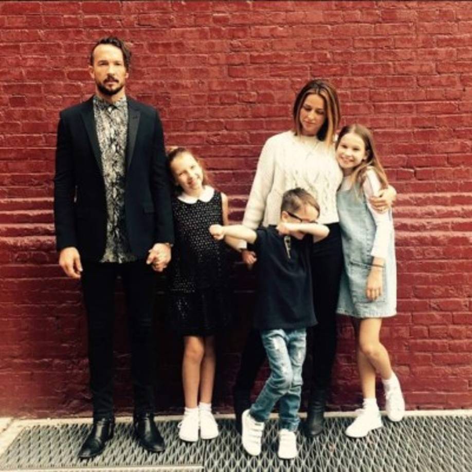 Carl y Laura Lentz tienen tres hijos y les encanta compartir sus momentos en familia en las redes sociales. También es habitual verlos en los partidos de los Knicks de Nueva York.