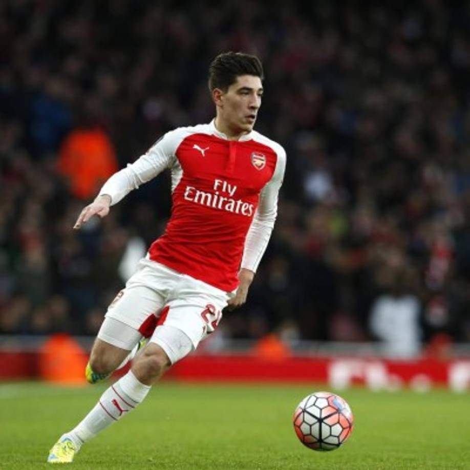 El futbolista español del Arsenal, Héctor Bellerín, negocia su renovación con el Arsenal y asegura que es feliz en Londres y que no se plantea su salida con rumbo al FC Barcelona, donde ya dan por descartado su posible fichaje. El jugador del Arsenal ha dejado bien claro que la posibilidad de irse al Barça es inexistente: 'Si quisiera jugar en el Barça, me habría quedado allí'.