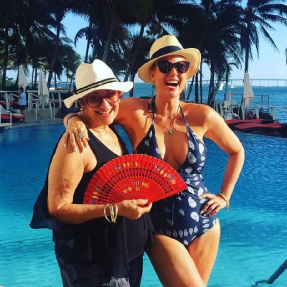 A lo largo de su carrera Sissi no solo ha sido modelo, también es una empresaria nata; ha realizado con éxito varios calendarios y desarrollado negocios de accesorios para el cabello y joyería.