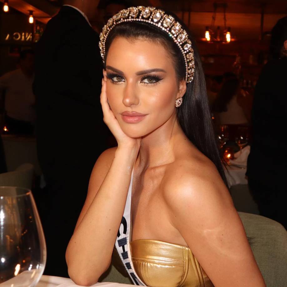 La no clasificación de Miss Chile en el Miss Universo 2024 generó un notable descontento en las redes sociales. Durante la final del, Emilia Dides, la representante chilena, logró acceder al grupo de las doce mejores, pero no consiguió avanzar al top 5.