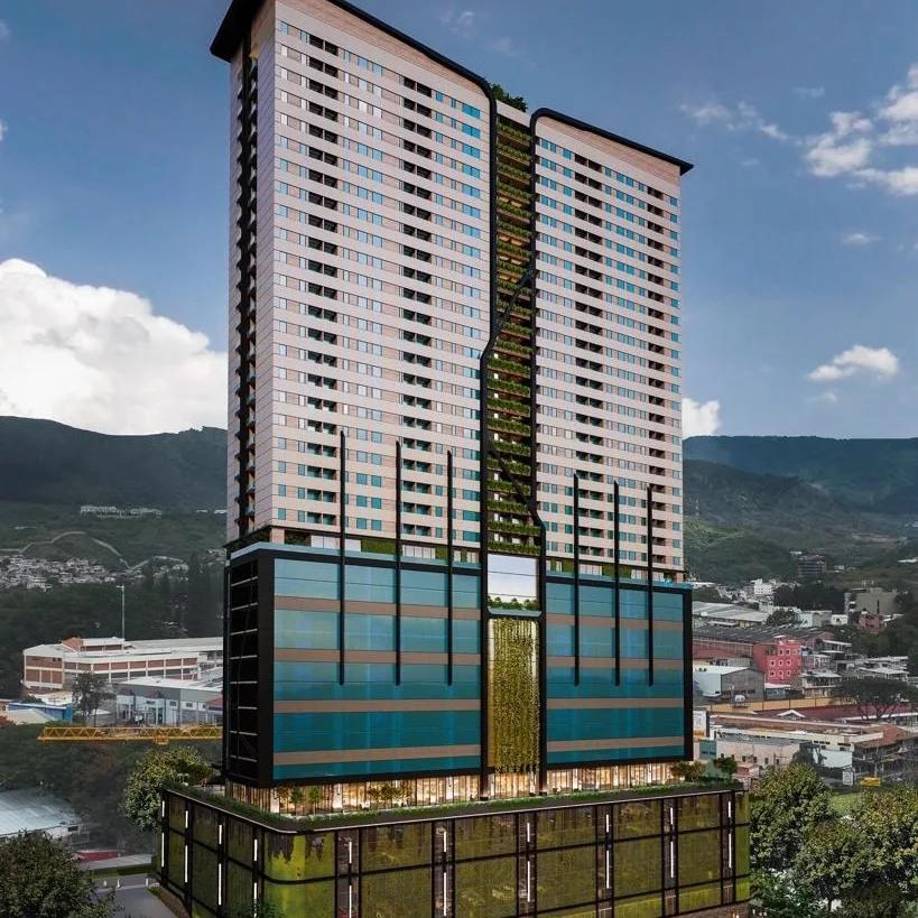 “Es un engranaje muy grande de empleos, tenemos entendido que es uno de los edificios más altos de Centroamérica, será más alto que los de Guatemala, El Salvador y Nicaragua. Será una obra de usos múltiples, tendrá centro comercial, oficinas y apartamentos”, mencionó.