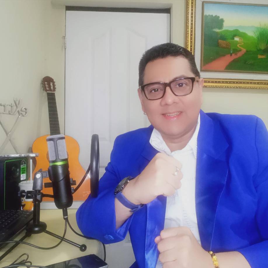 Si bien Peraza trabajó en grandes radios de Honduras, fue una de las voces más reconocidas en los anuncios.