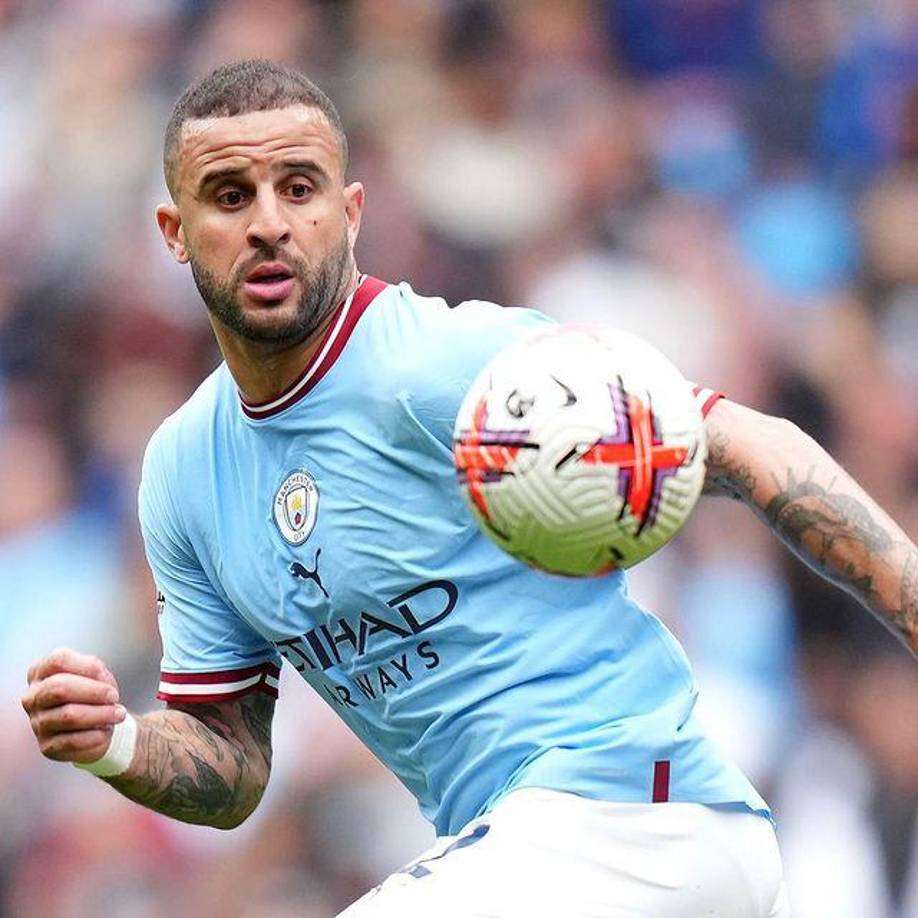 Lateral derecho: Kyle Walker entraría en el 11 del Manchester City luego de que Aké sufriera molestias.