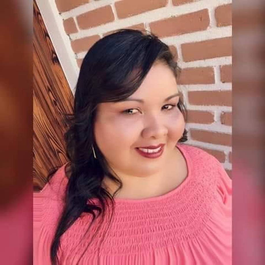 Cristina, quien era el soporte económico de sus dos padres que padecen enfermedades crónicas, fue afectada por una bacteria que llegó a su cerebro.