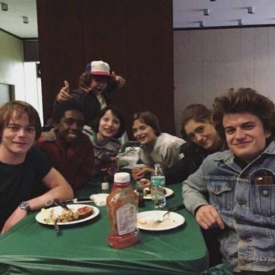 Charlie Heaton: Le redefinió la masculinidad como amor, bondad y compasión.