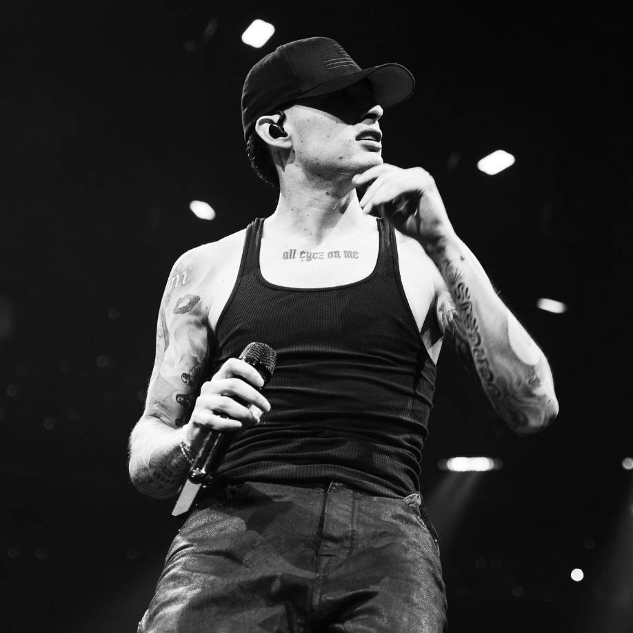 En enero de 2023, colaboró con el cantante de corridos tumbados <b>Natanael Cano</b> en el tema <i><b>PRC</b></i>, que ocupó los primeros lugares en las listas de Spotify en México y parte de Latinoamérica. En marzo de ese mismo año, el cantante se posicionó como el artista más escuchado de Spotify en México, superando al puertorriqueño <b>Bad Bunny</b>. En abril, se convirtió en el mexicano con más entradas al Billboard Hot 100, con cinco canciones, entre ellas, <i><b>Ella baila sola</b></i>, que alcanzó el puesto número 5, siendo la posición más alta para cualquier artista mexicano en los Estados Unidos. Además, la canción llegó al top 1 de la lista de Spotify, Global 200, y Peso Pluma fue nombrado el primer mexicano que sobrepasó los 30 millones de oyentes mensuales en esa plataforma.