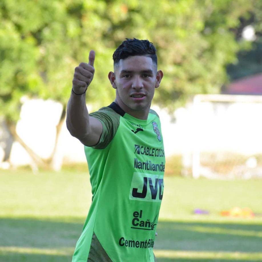 Orbin Cabrera: El joven mediocampista podría salir del Marathón en el 2023 debido a su nula participación con los verdes.