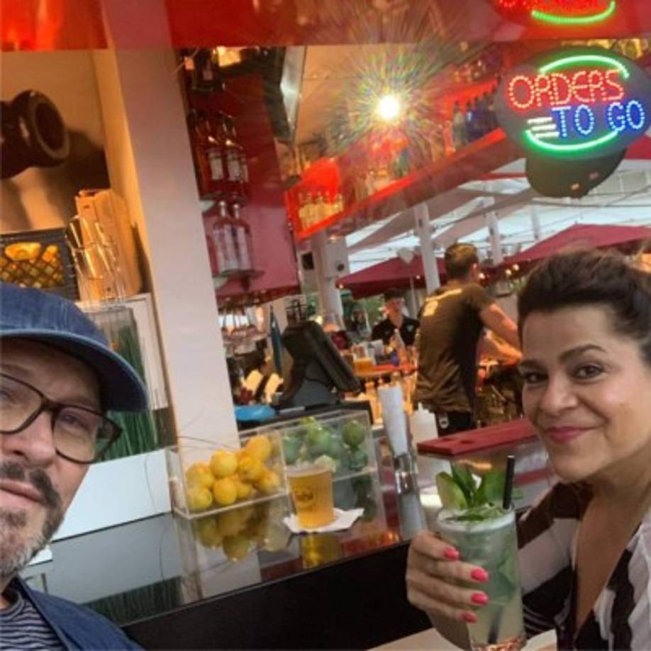 El hermano de Ortiz era amigo de Peniche y también iniciaba con la carrera de actuación; fue él quien los presentó. <br/>