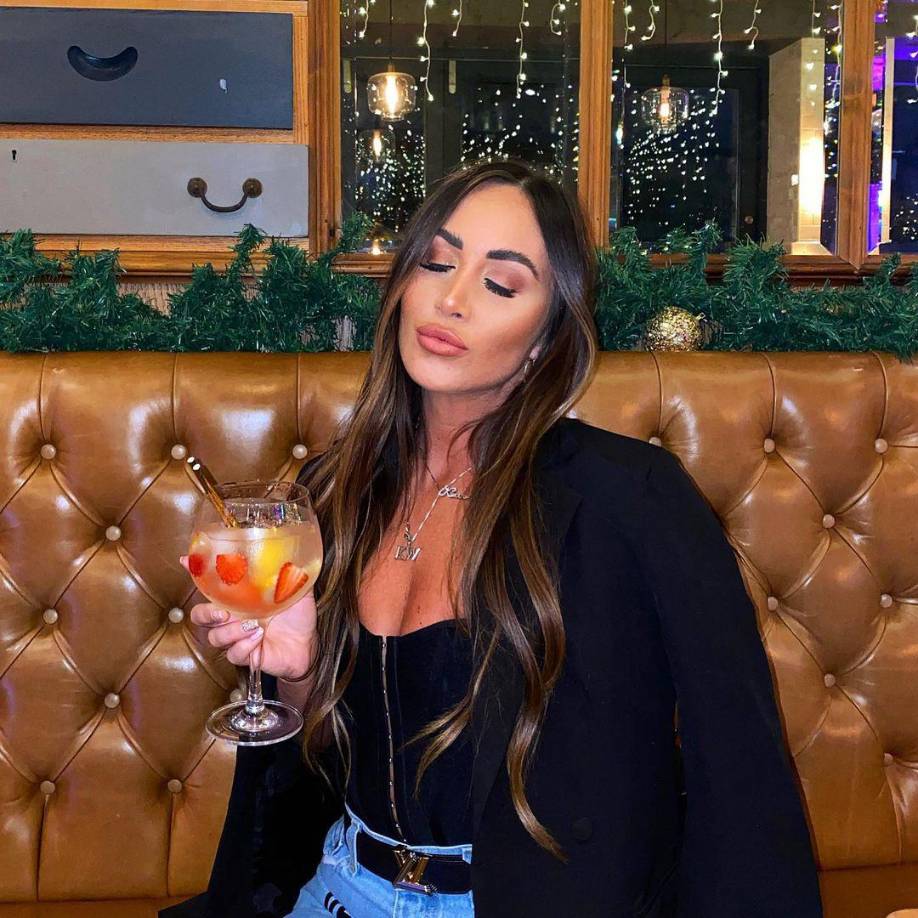 Así que no habría posibilidades de suponer una infidelidad, pero no es descartable debido al historial del futbolista. Sin embargo, lo hizo a espaldas de su esposa, lo que la hizo enfurecer, según el diario ‘The Sun’.