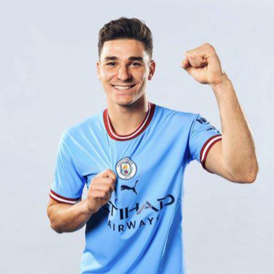 El Bayern Múnich tendría a Julián Álvarez, como alternativa en caso de que la operación con Harry Kane no se concrete, así lo informó el periodista turco Ekrem Konu.