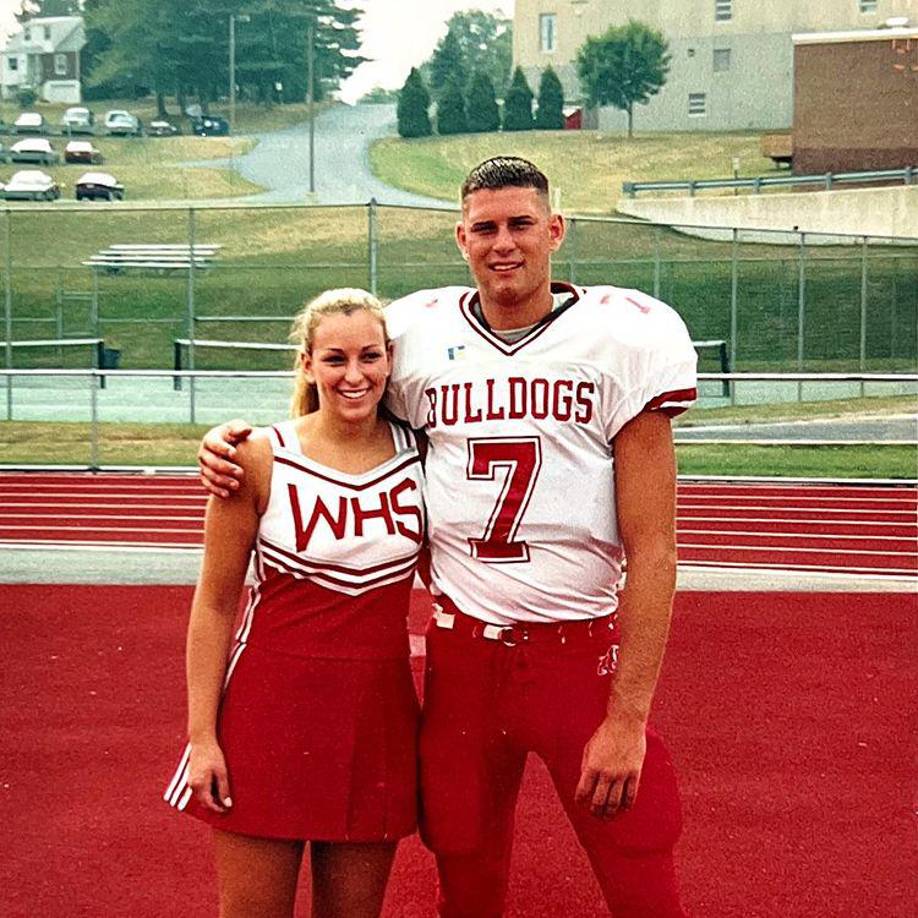 La pareja se conoció cuando eran niños, ya que Chad era amigo de la infancia del hermano de Brittany. 