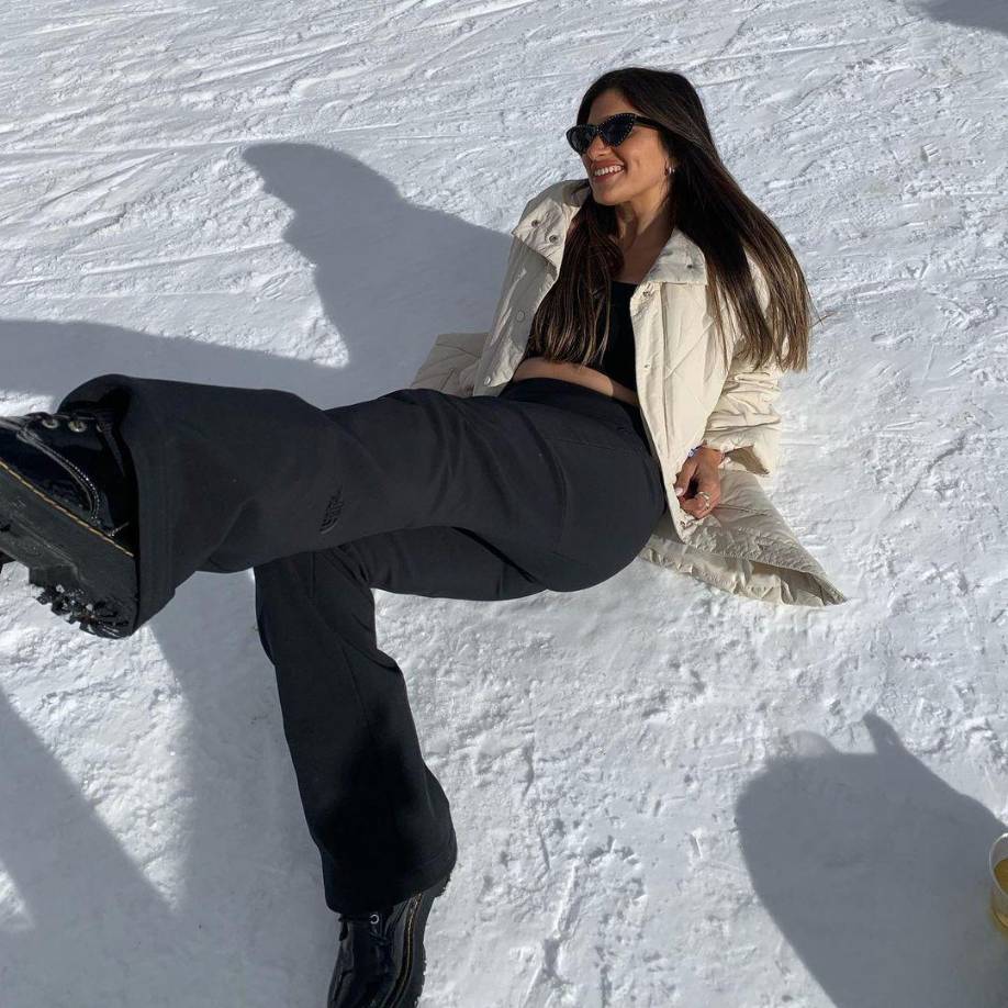 “Ella se quedó allí y no vino con nosotros. Hicimos todo lo posible y corrimos lo más rápido posible hasta que llegamos a una ambulancia y nos escondimos detrás de ella. Los disparos vinieron de todas las direcciones”, narró.