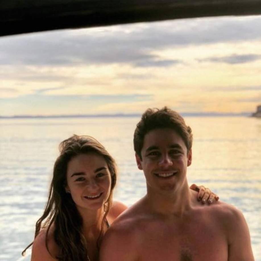 Eduardo Jr. compartió una foto en Instagram, donde se ve disfrutando del mar en la ciudad de La Paz, México con un amigo.<br/>