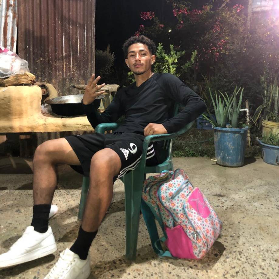 “Damos las condolencias a los familiares ya que ellos eran muy queridos en nuestra comunidad solo hacemos un llamado a la alcaldía que traten de poner lamparas en ese trayecto”, exigió la página en Facebook.