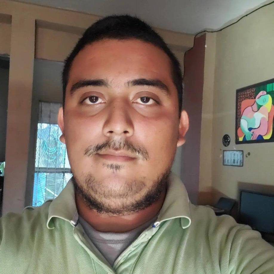 El joven agregó que él ya había tenido la oportunidad de probar los productos de Starbucks y que le parecen excelentes, con su expertís en el café, recomendó varios de sus productos.