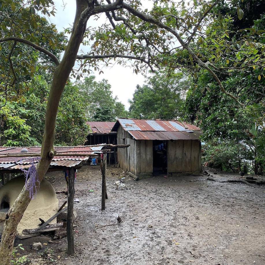 No obstante, en noviembre de 2021, un amigo que vive en la ciudad de El Progreso, Yoro, llevó a miembros de una fundación a su casa, para conocer la aldea y evaluar la posibilidad de asociarse. 