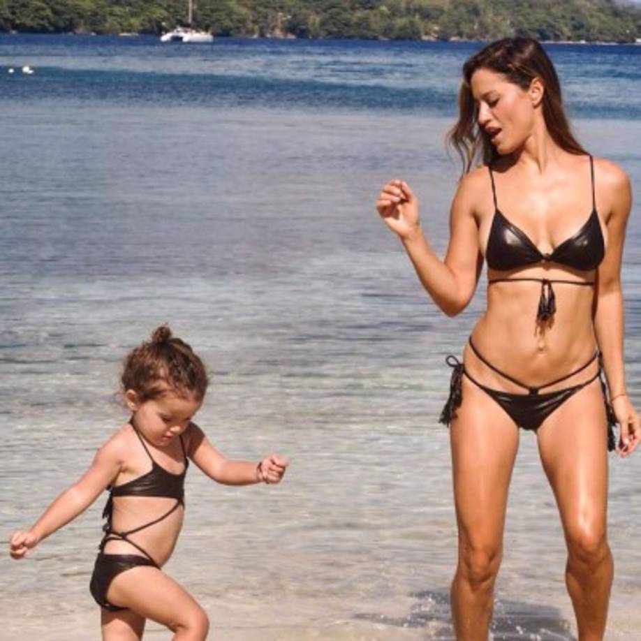 Tras dos embarazos, Lola Ponce ha logrado mantener su figurar y hacerse más famosa.