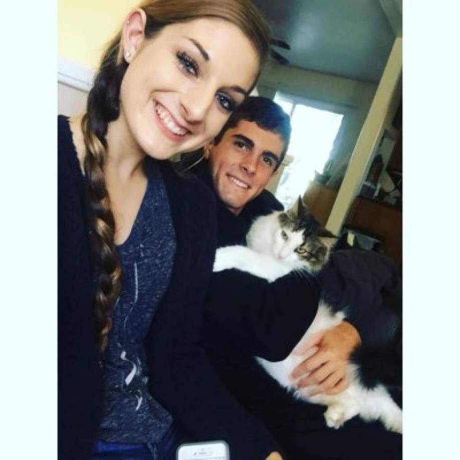 También se han apoyado mutuamente profesionalmente. Muchas fotos de Devyn animando a su hermano durante los juegos se pueden encontrar en sus redes sociales.