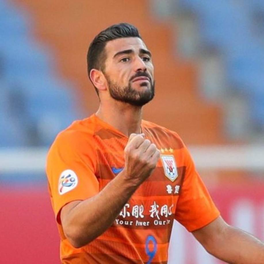 Graziano Pellé (35 años) - El delantero italiano está sin equipo tras finalizar contrato con el Shandong Luneng de la Superliga China. Suena para reforzar a la Juventus o al Parma.