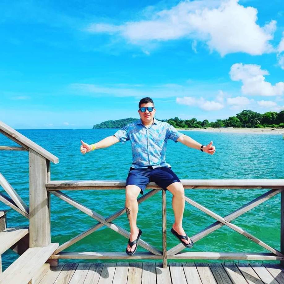 En redes sociales, Hernández Zúniga solía publicar fotografías de sus viajes por el mundo. 