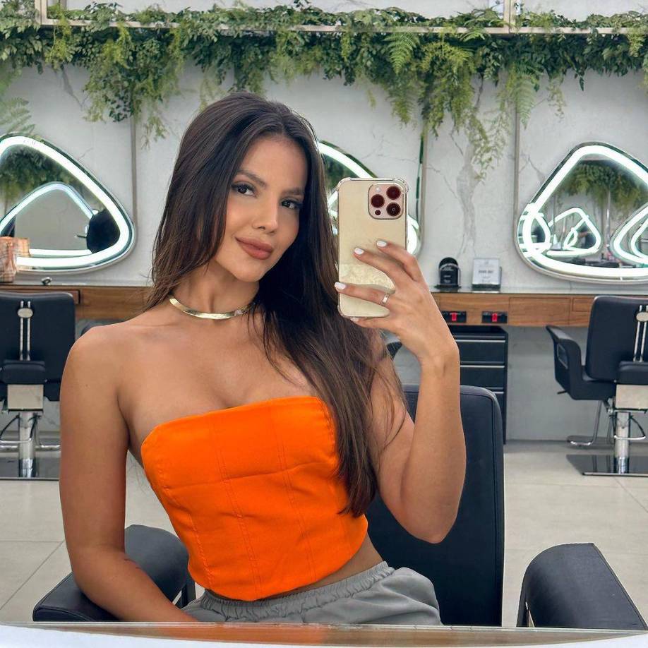 En su comentario, Hadad recordó a su novia como una persona “extraordinaria” que “cautivó al mundo con su gracia y elegancia”.