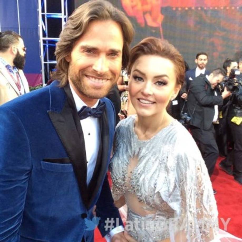 Sebastián Rulli y Angelique Boyer lucen muy felices.