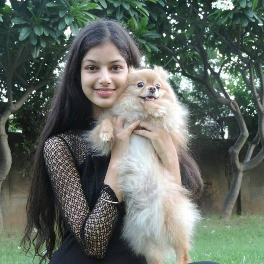 No cabe duda que Harnaaz Sandhu siempre tuvo un rostro angelical.